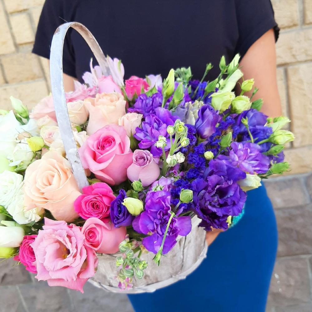 Basket of flowers "Palette"