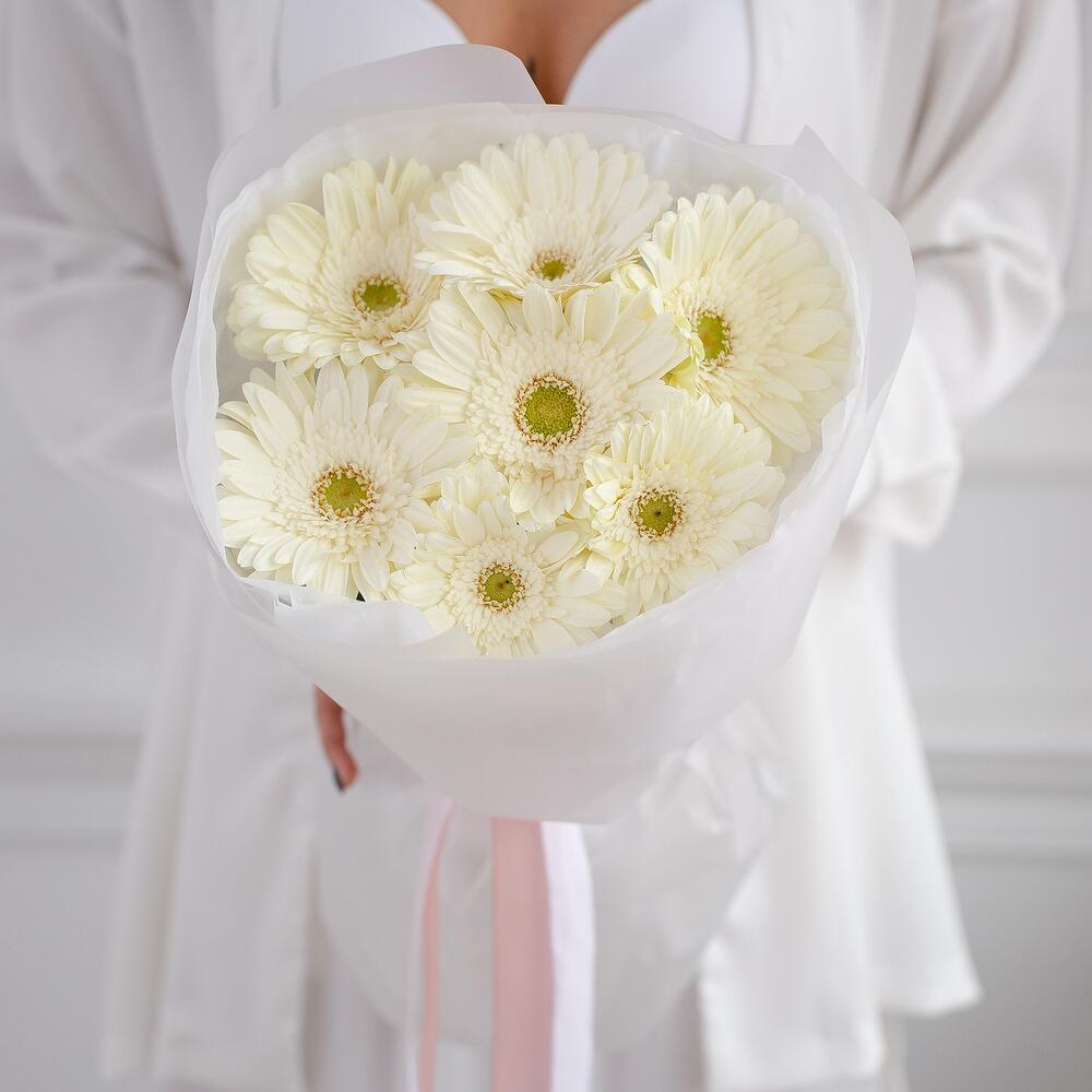 Bouquet of White gerberas