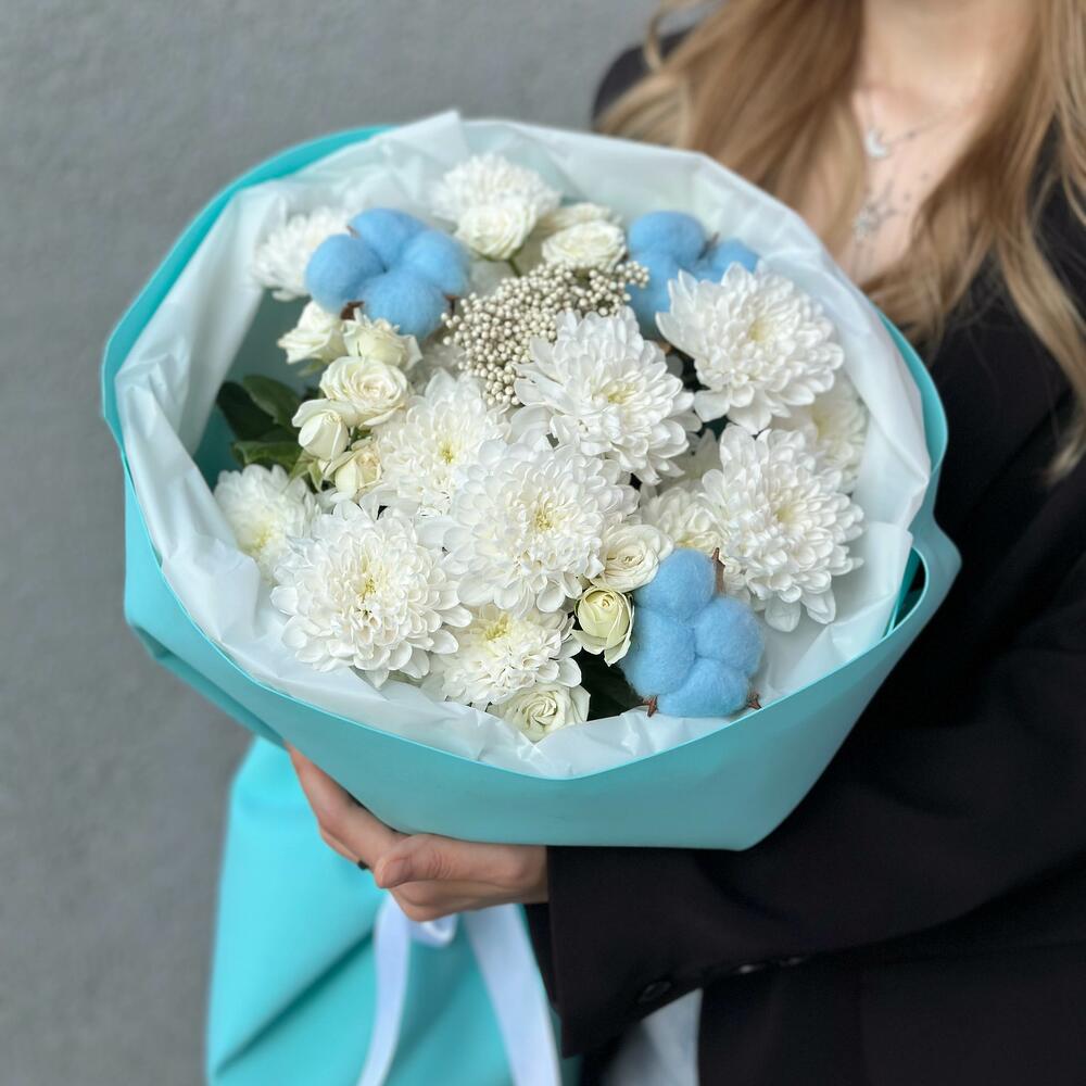 Букет хризантемы и хлопок