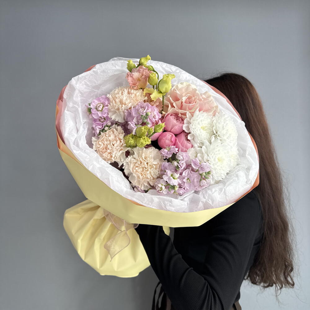 АВТОРСКИЙ букет из Кустовой Розы Сильва ПИНК💕 в дизайнерской лимонной упаковки🍋