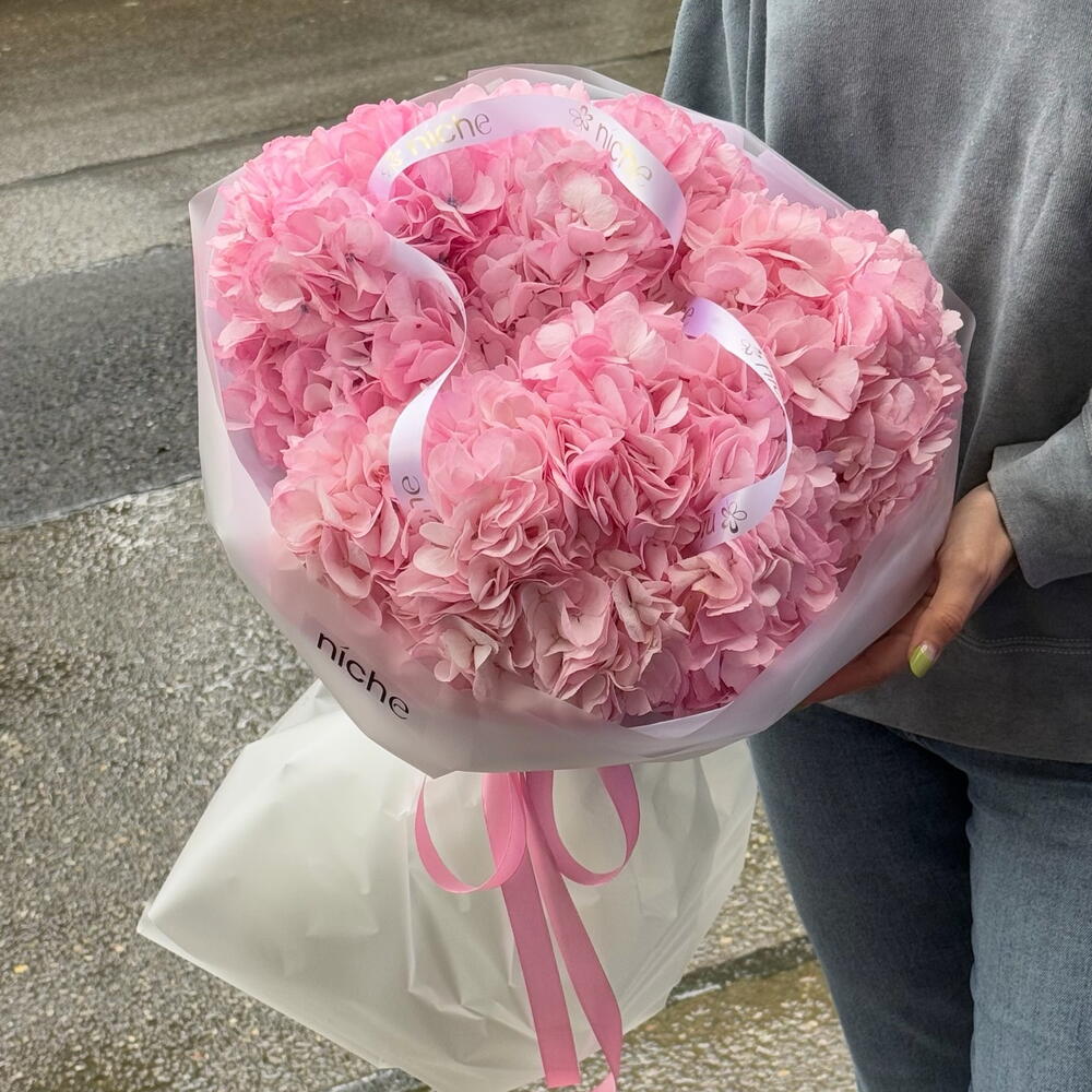 Hydrangea pink mono bouquet M size