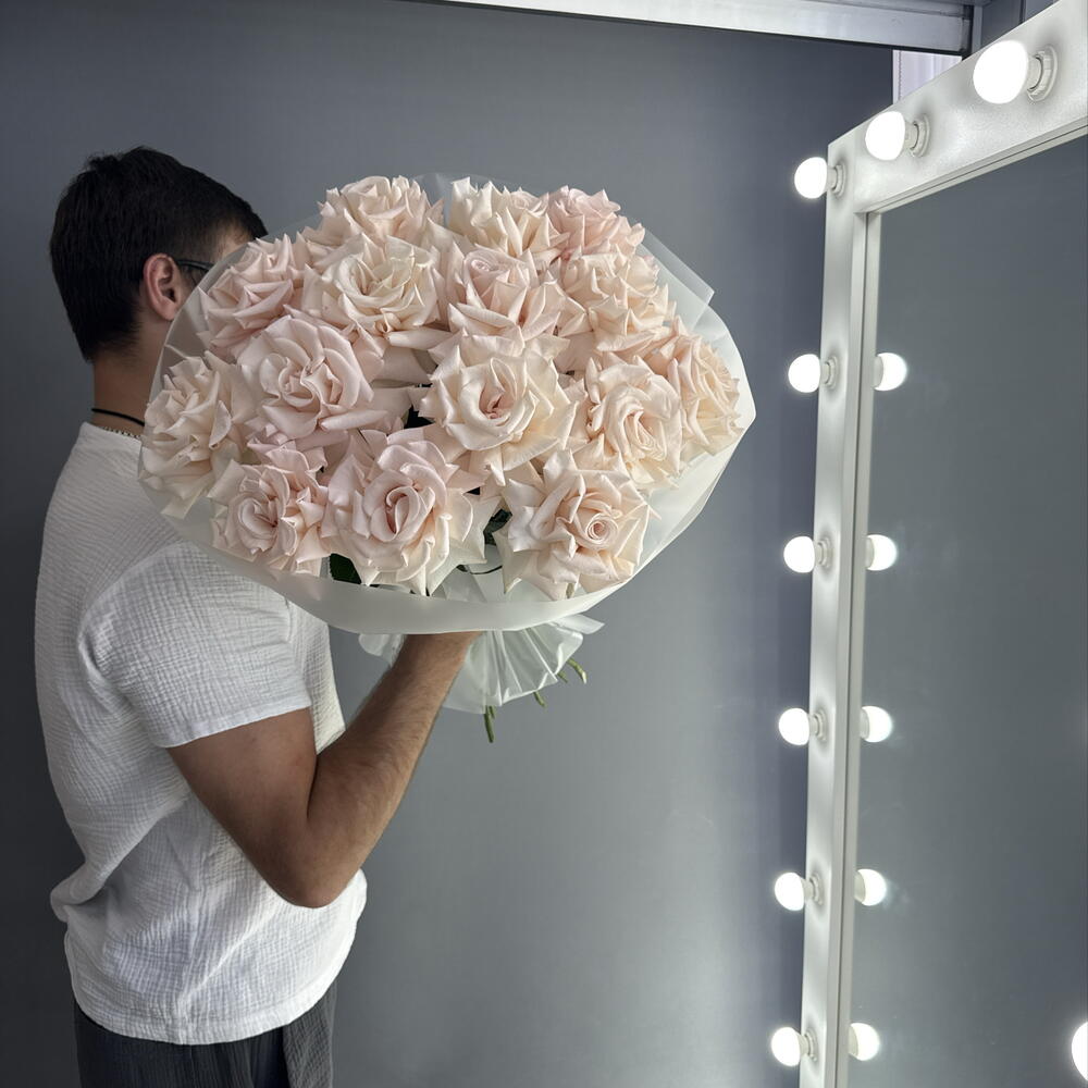 Монобукет из розы HAPPY BRIDE 15шт