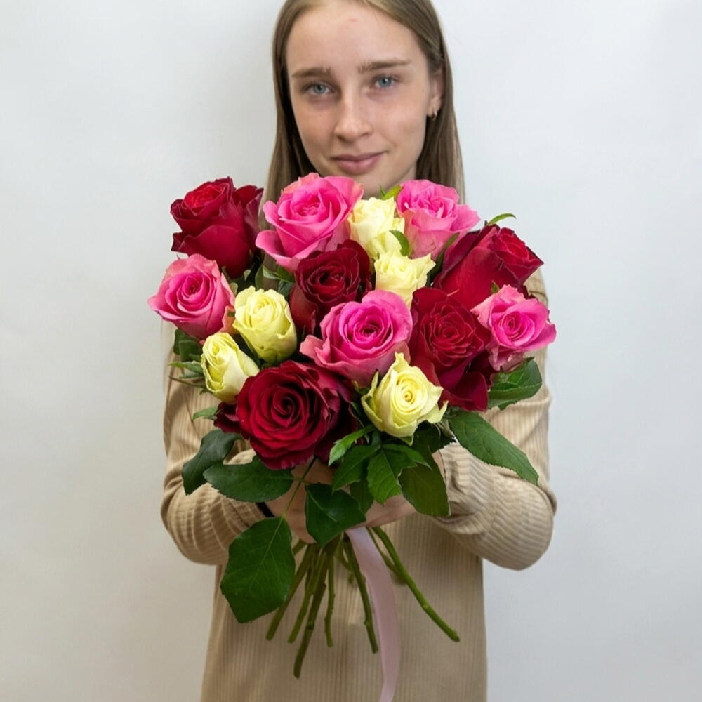 Яркий букет из роз