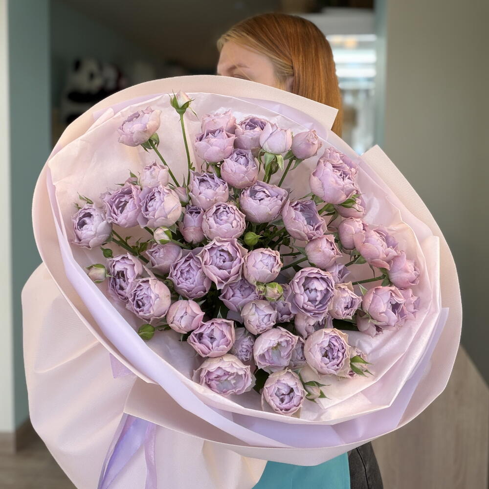 Букет кустовых пионовидных роз 💜