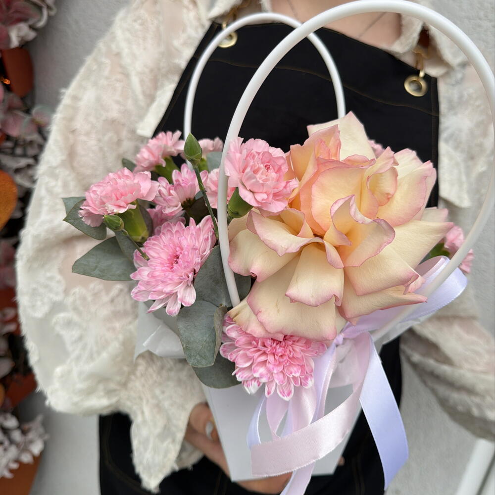 Ажурная сумочка Bloom room, диантус, французская роза, хризантема