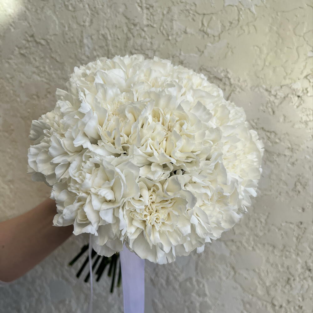 Bridal bouquet with white dianthus
