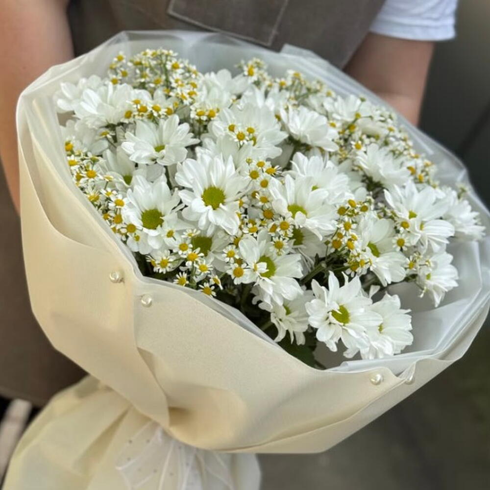 Букет "Мерси" из ромашковых хризантем и танацетума