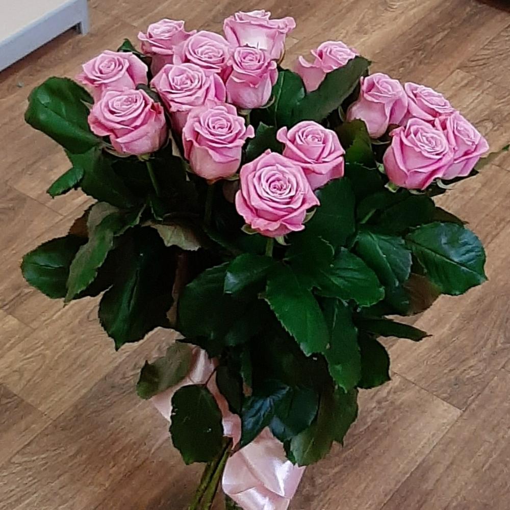 15 лавандовых роз 🌹