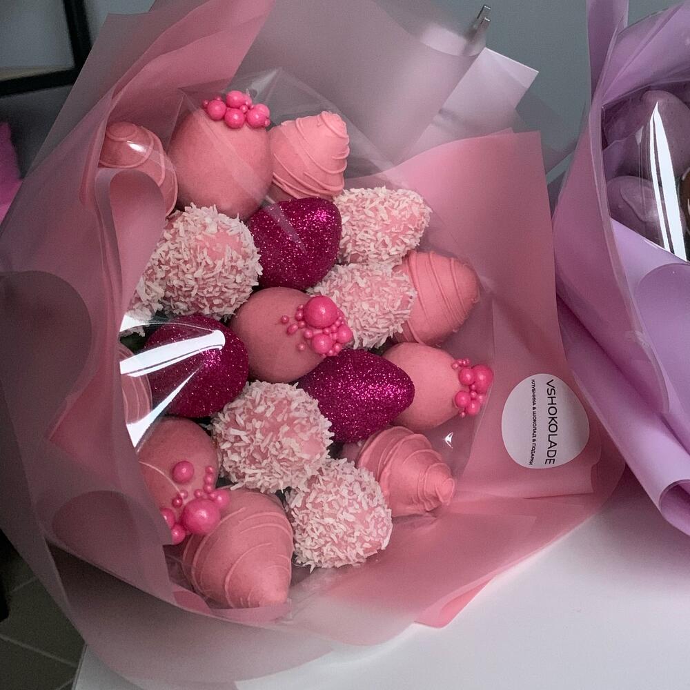 Букет из клубники в шоколаде, Цветы и подарки Тельмана, Тосненский ...