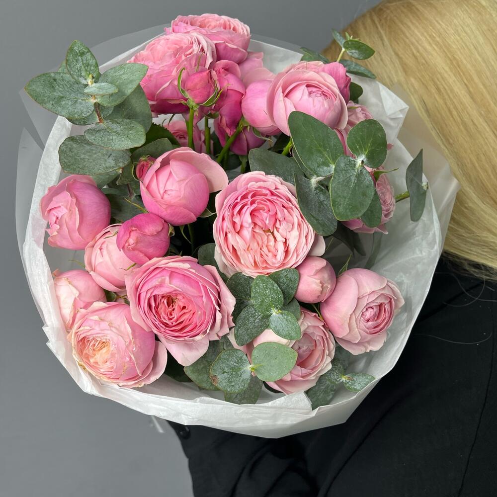 Кустовые розы Пионки с эвкалиптом 🌸