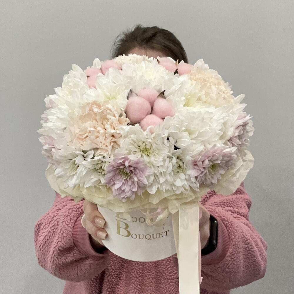 Цветочная композиция в шляпной коробке 🌸