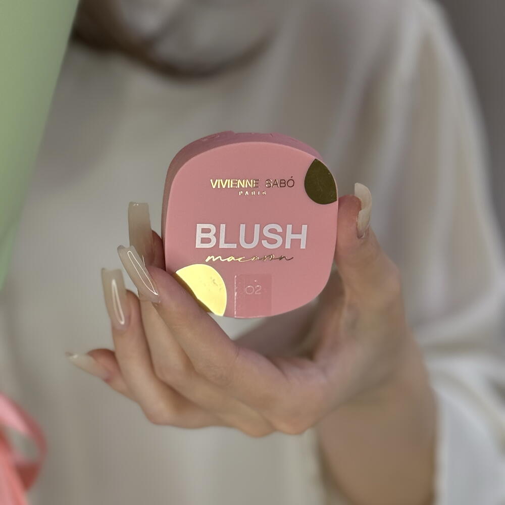 Букет кустовых роз Reflex 5 шт. + подарок от Vivienne Sabo - румяна MACARON