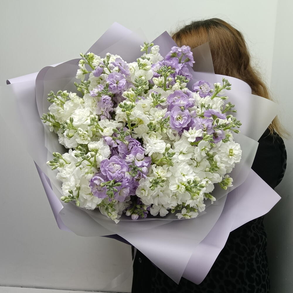 Букет ароматных маттиол кустовых