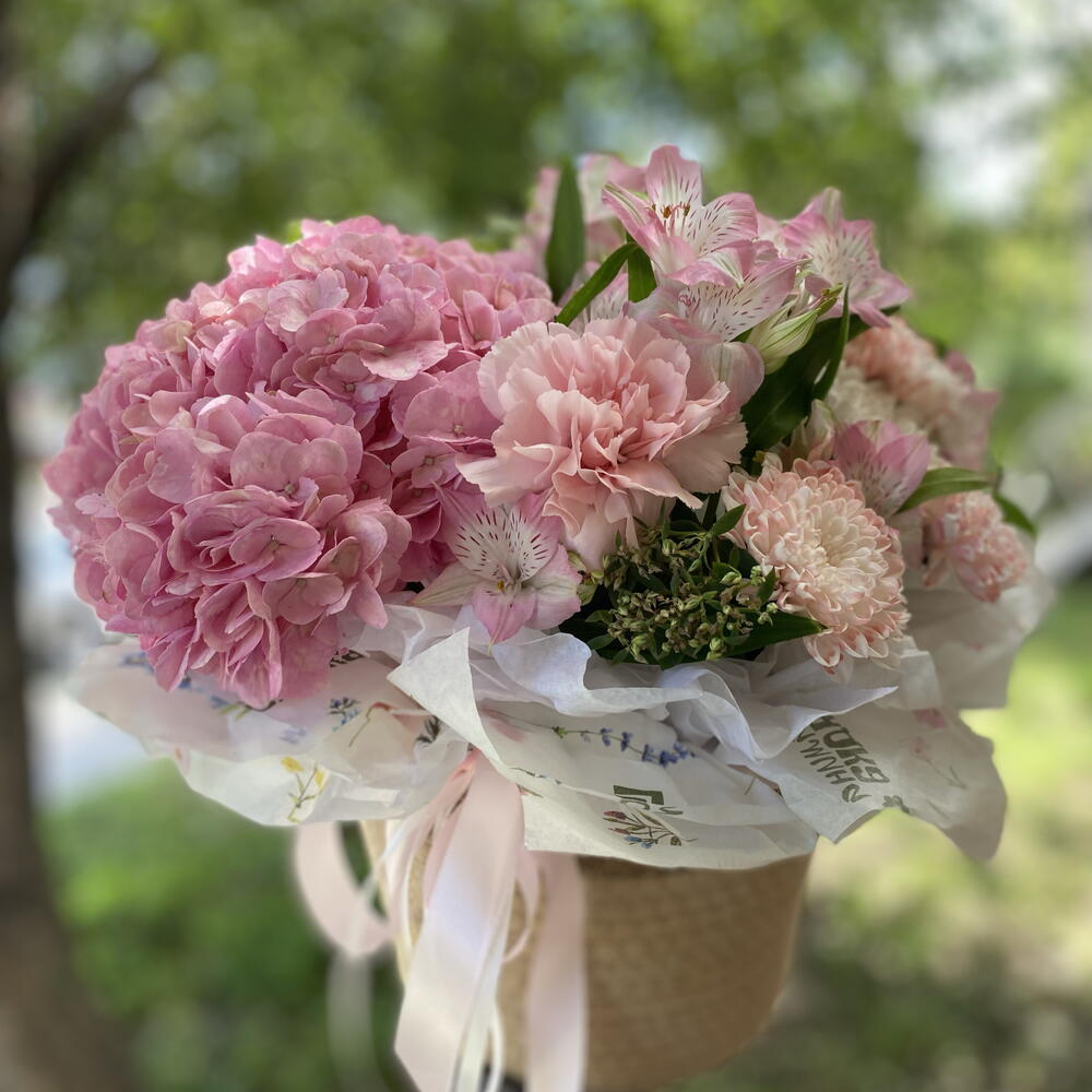 Цветы в корзине 🌸🌸🌸💗