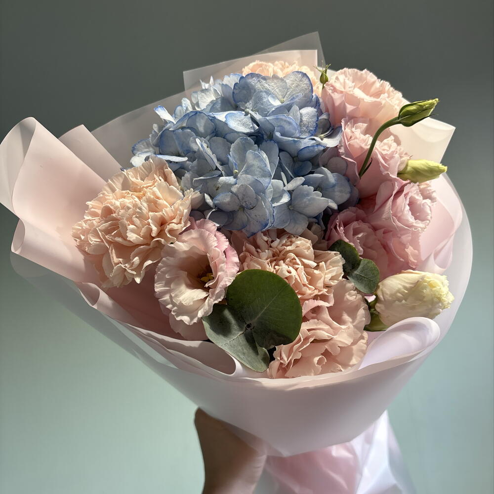 Букет комплимент из гортензии, эустомы и диантуса💕💐