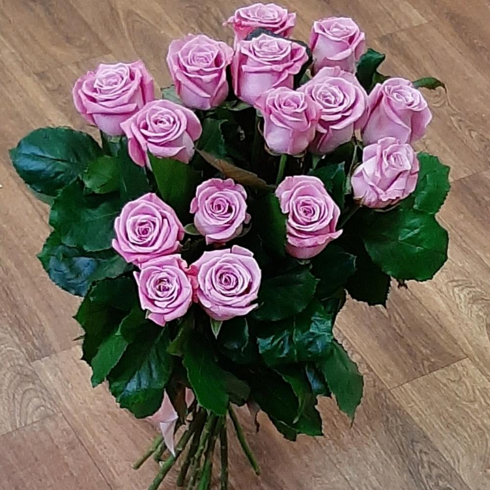 15 лавандовых роз 🌹