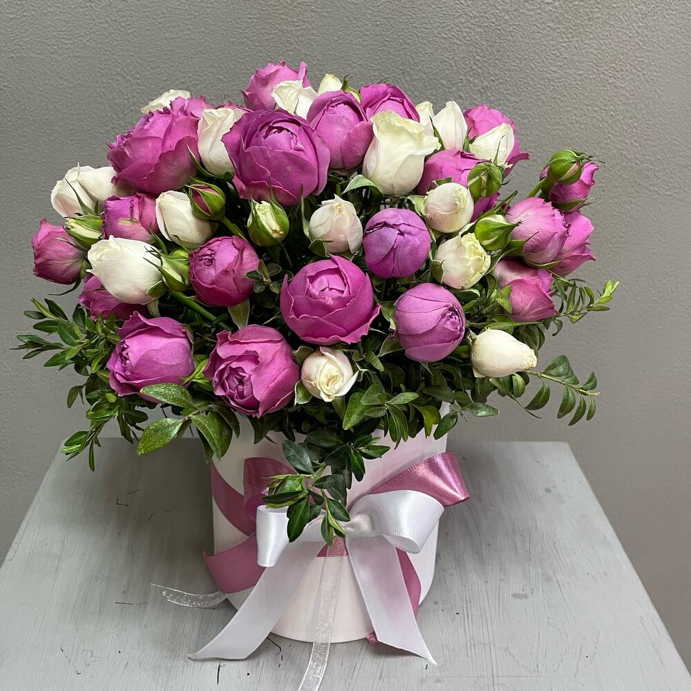 Цветы в коробке🌹🌺🌺