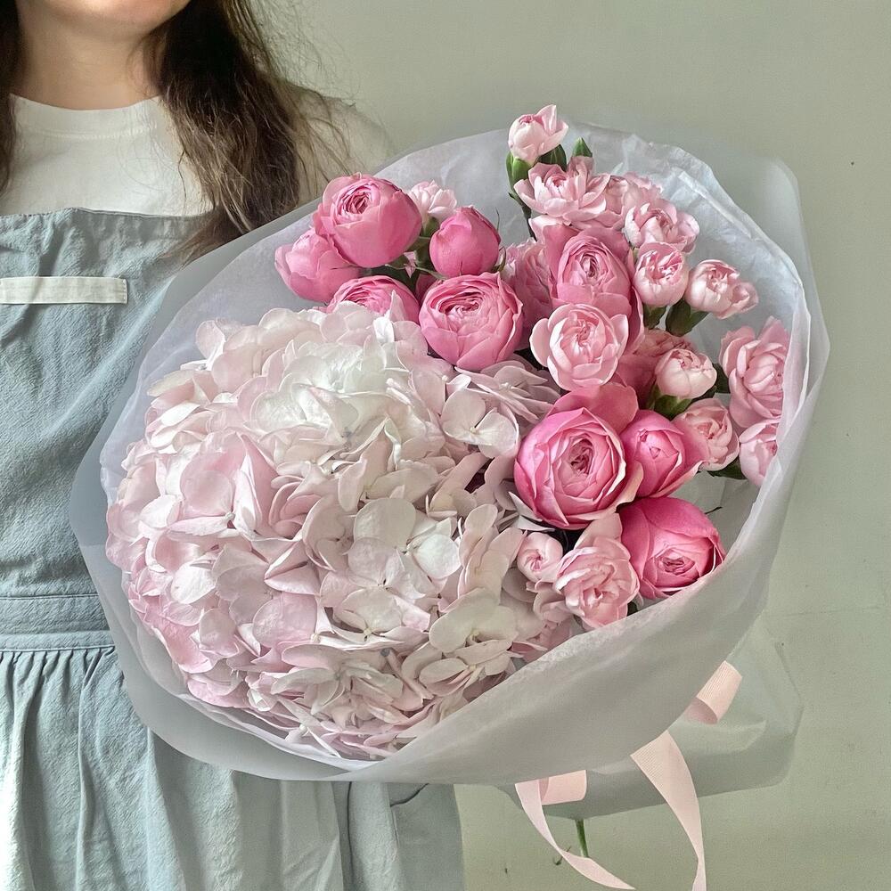 Гортензия, роза,  гвоздика