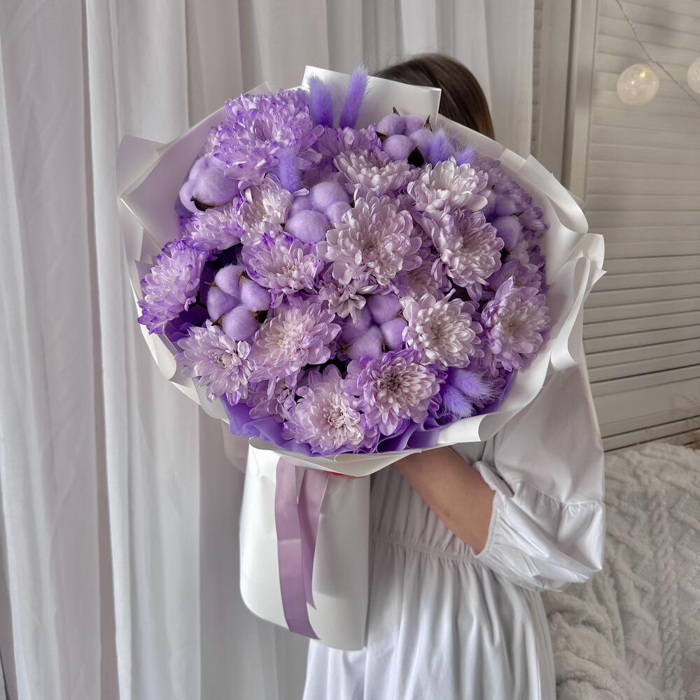 Авторский букет: сиреневая хризантема 🌸Размер М