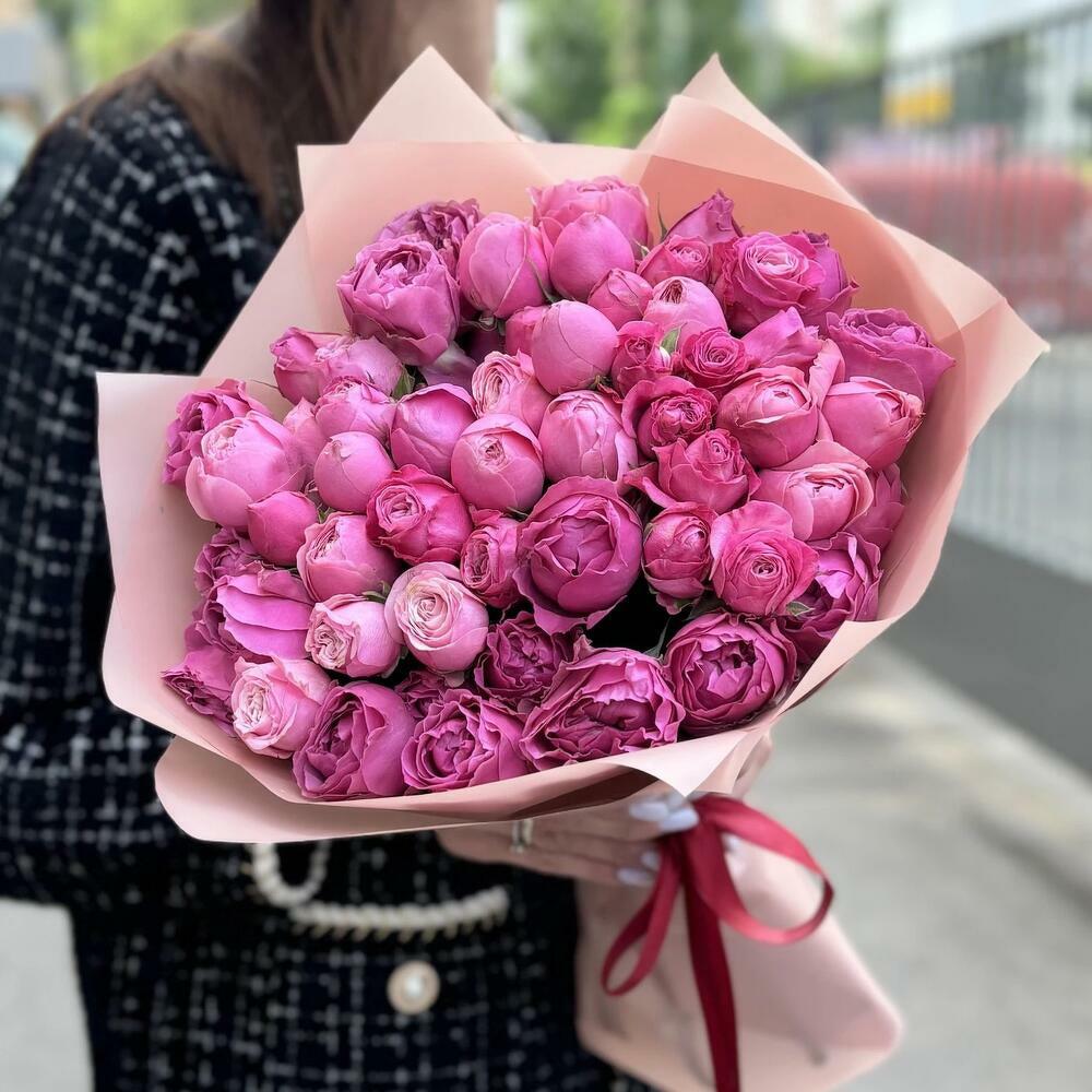 Шикарный букет пионовидных кустовых роз Misty bables и Silva Pink