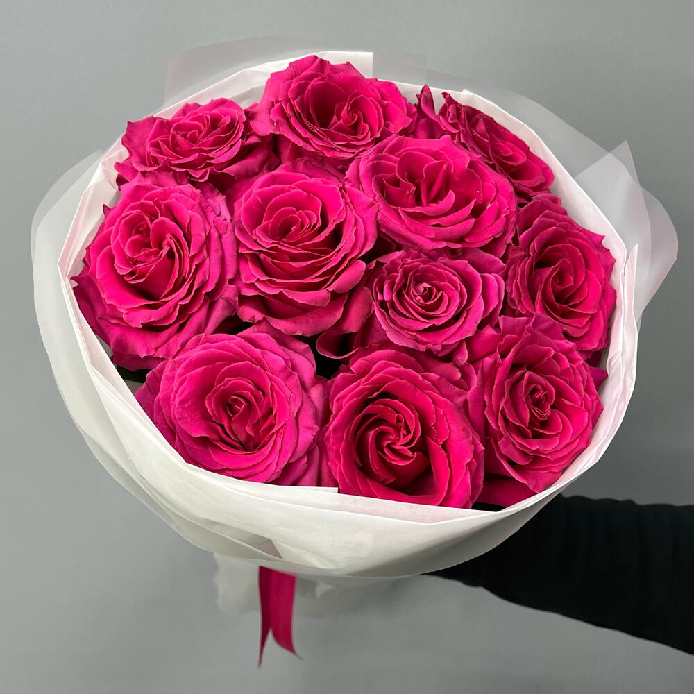 Малиновые розы 🌹  в упаковке с лентой (11 малиновых роз сорта Фулл Монти)