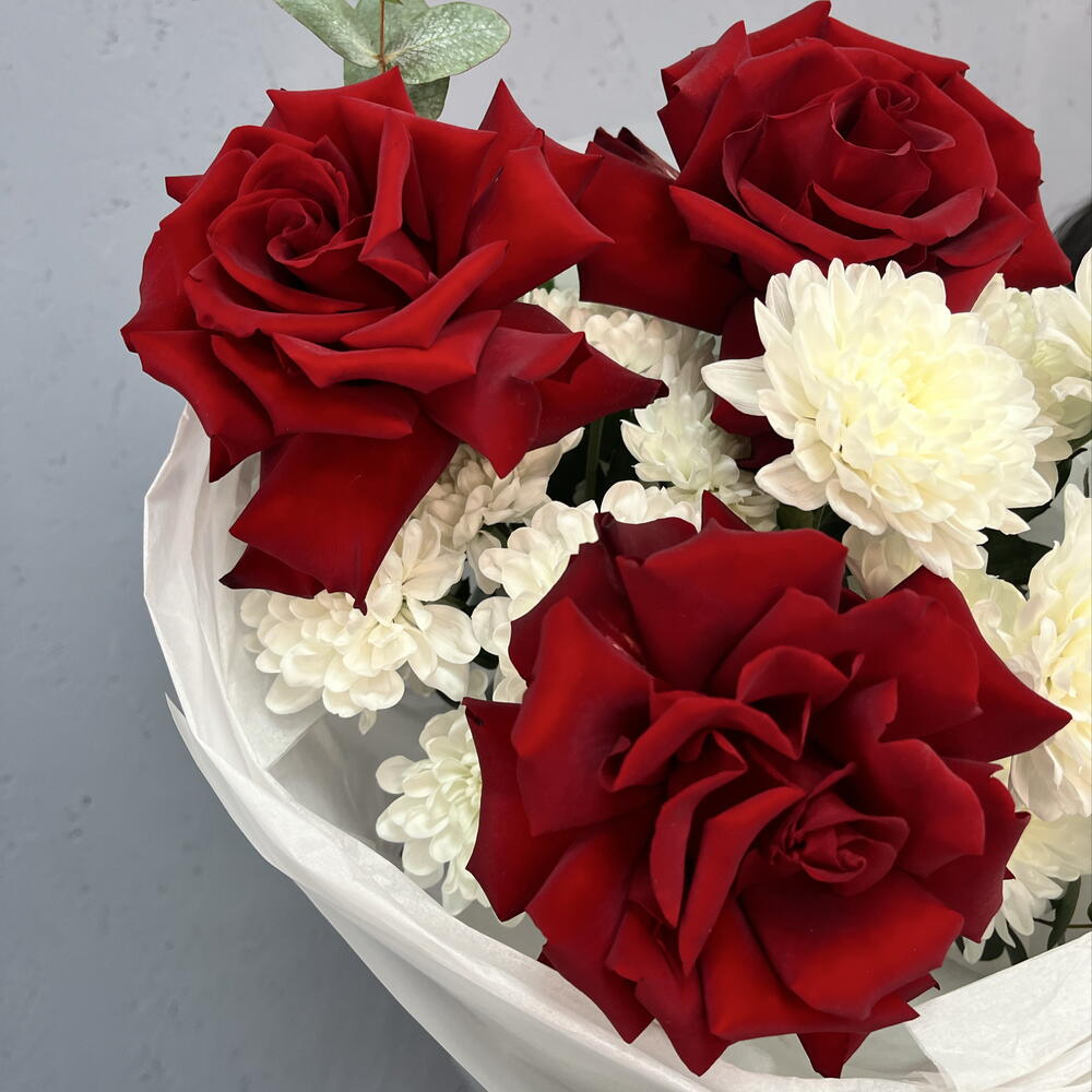 🌹 Сборный букет «Бархатная элегантность»