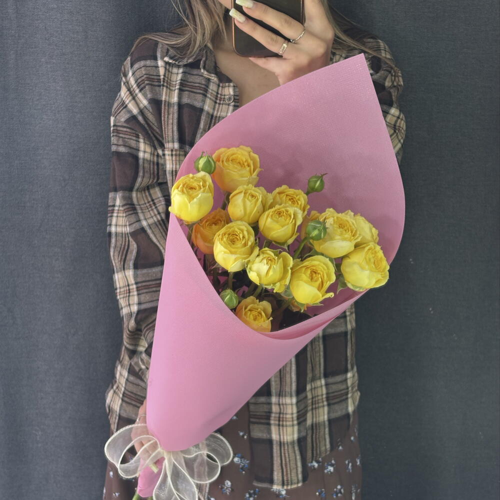 Конвертик мини с желтой кустовой розой яркое солнышко 💛💛💛