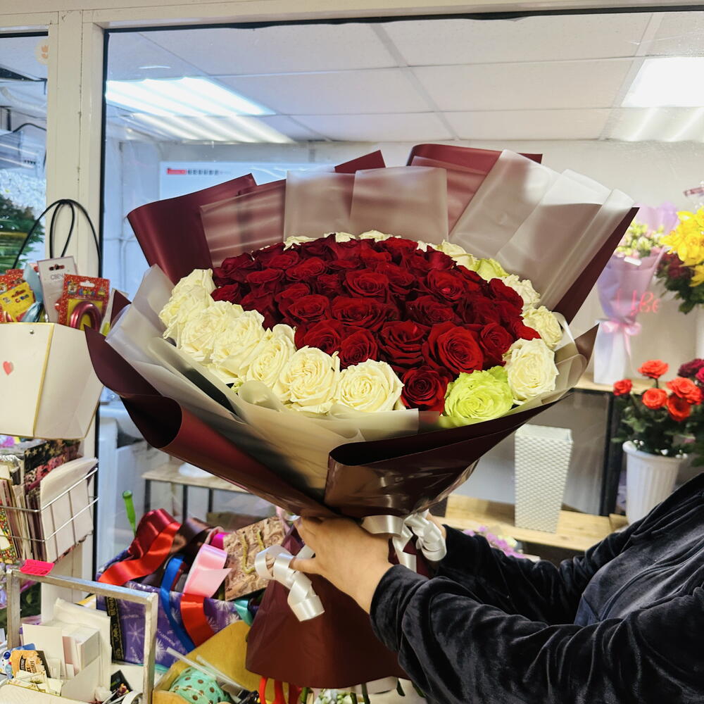 61 роза Эквадор