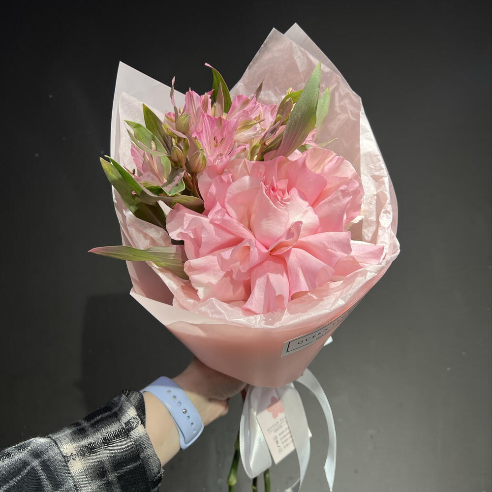 Букет комплимент🥰 Сборный букет из французской розы, диантуса и альстромерии в оформлении