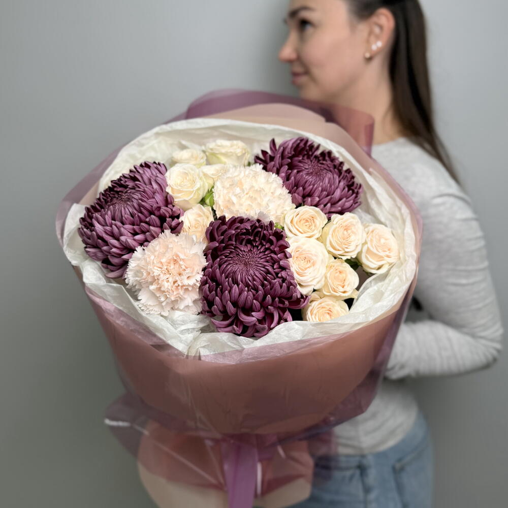 Букет винные хризантемы бигуди и кустовые розы