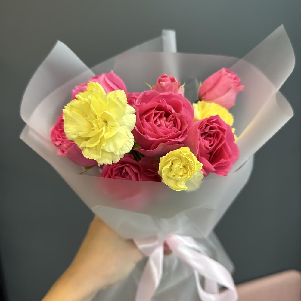 Мини букет комплимент 💐  Роза кустовая, диантус кустовой, на День учителя