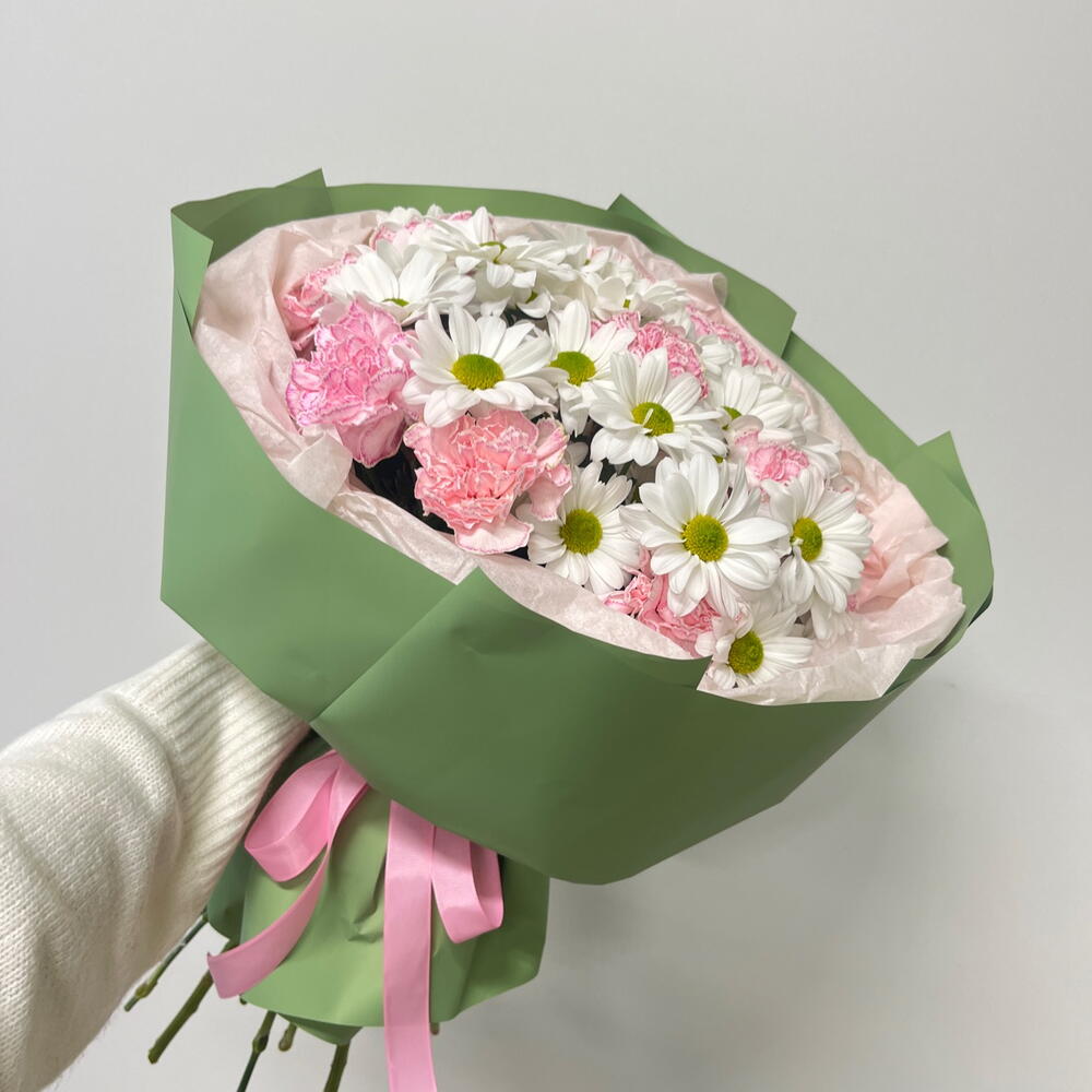 Букет с ромашкой и диантусами 🌸