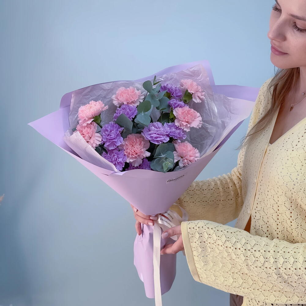 Букет из 15 диантусов микс с эвкалиптом «Сиреневый вечер» 💜🌸 39917