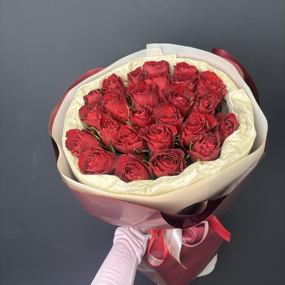 Букет из 25 кенийских красных роз