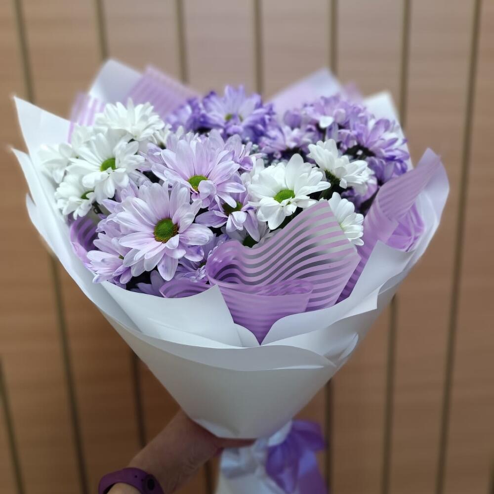 Букет из ромашковых хризантем