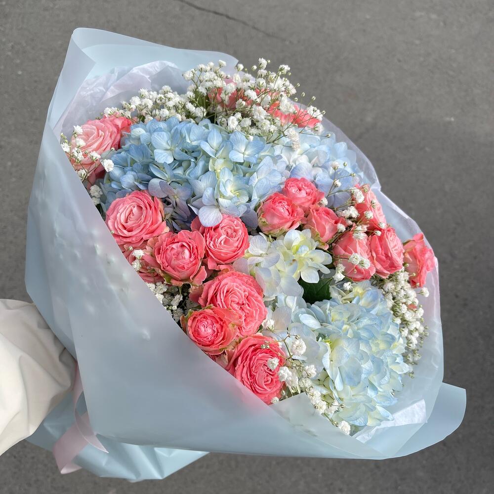 Гортензия, пионовидная роза, гипсофила