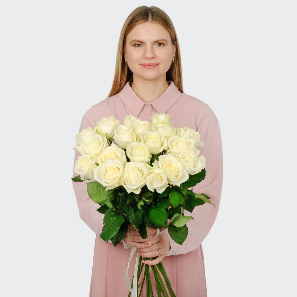 Букет 19 роз Аваланш 60 см
