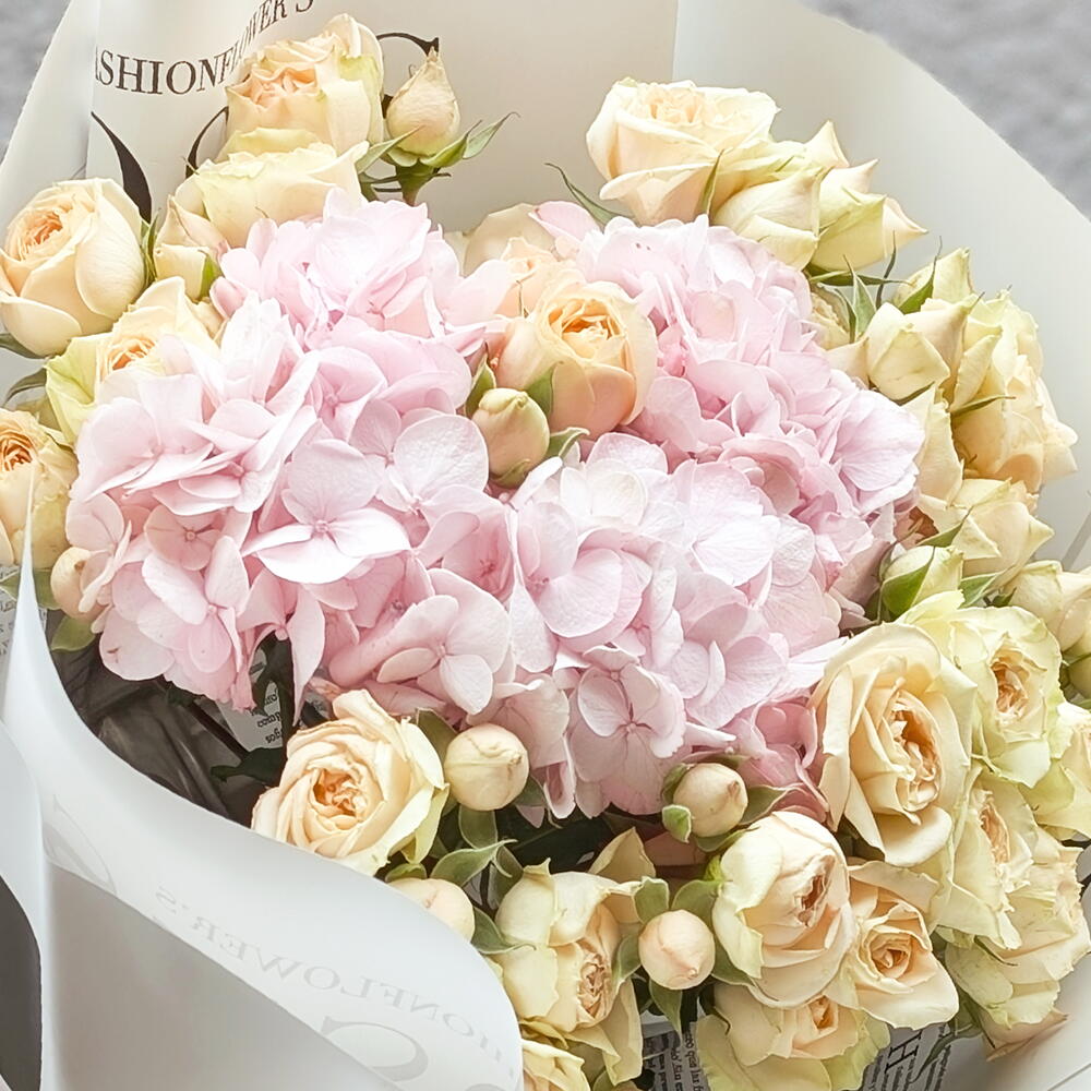 Spray rose and pink hydrangea
