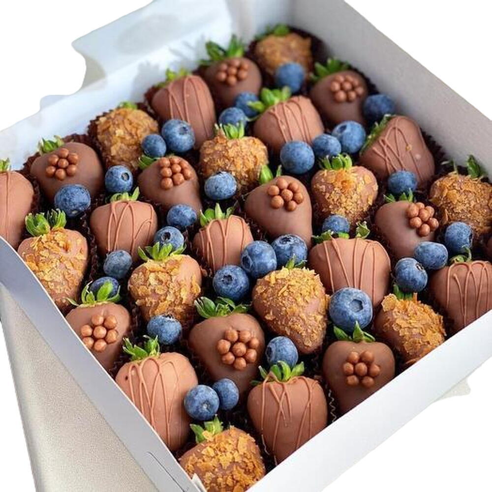Chocolate-Dipped Strawberry   Blueberry Luxury Box