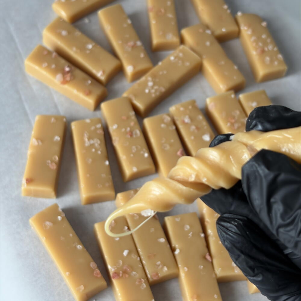 Ириски с розовой солью