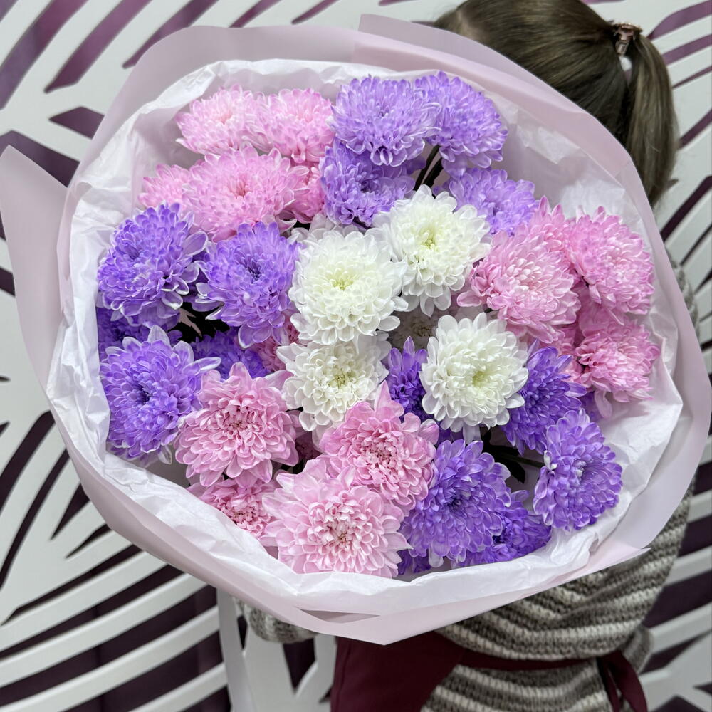 Букет«Радужный свет» из кустовой хризантемы 💜🤍🩷