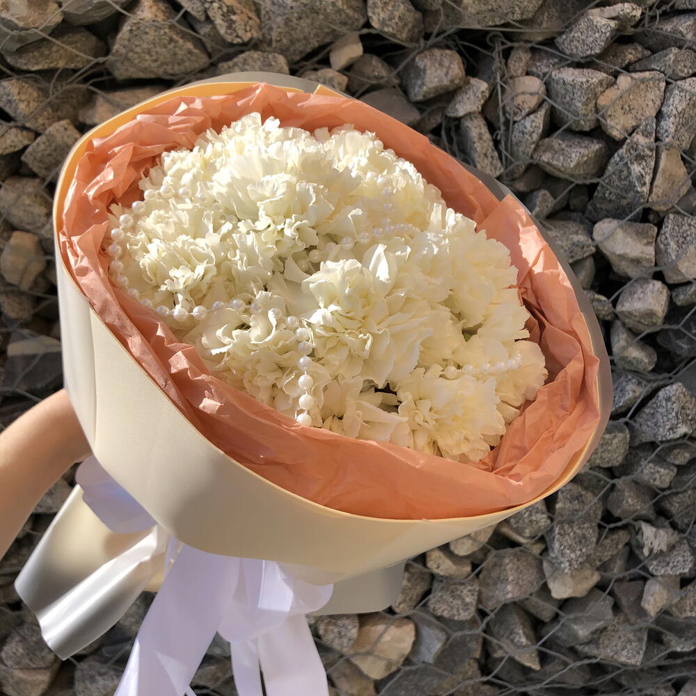 Монобукет из белых диантусов «Сливочный пломбир»🧡