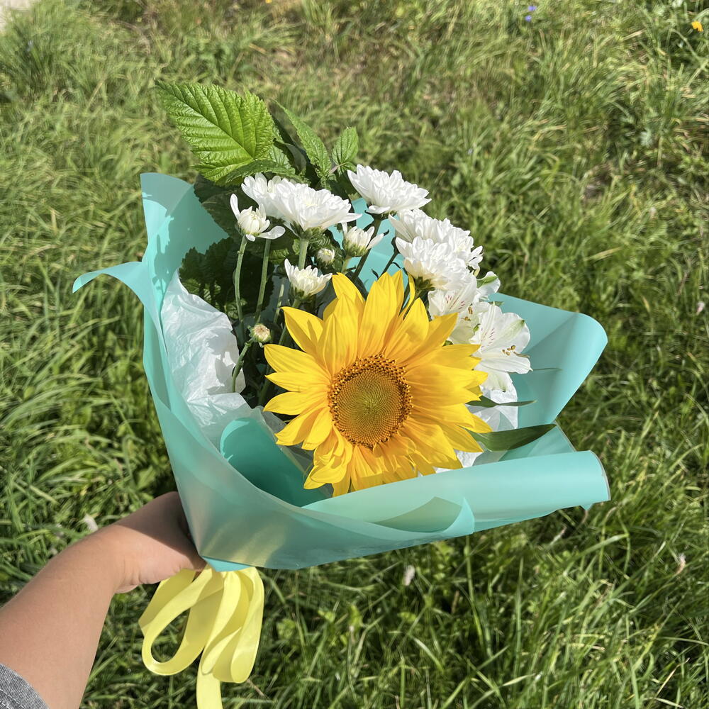 Подсолнух с хризантемой и альстромерией 🍁🎒💐« школьная пора »
