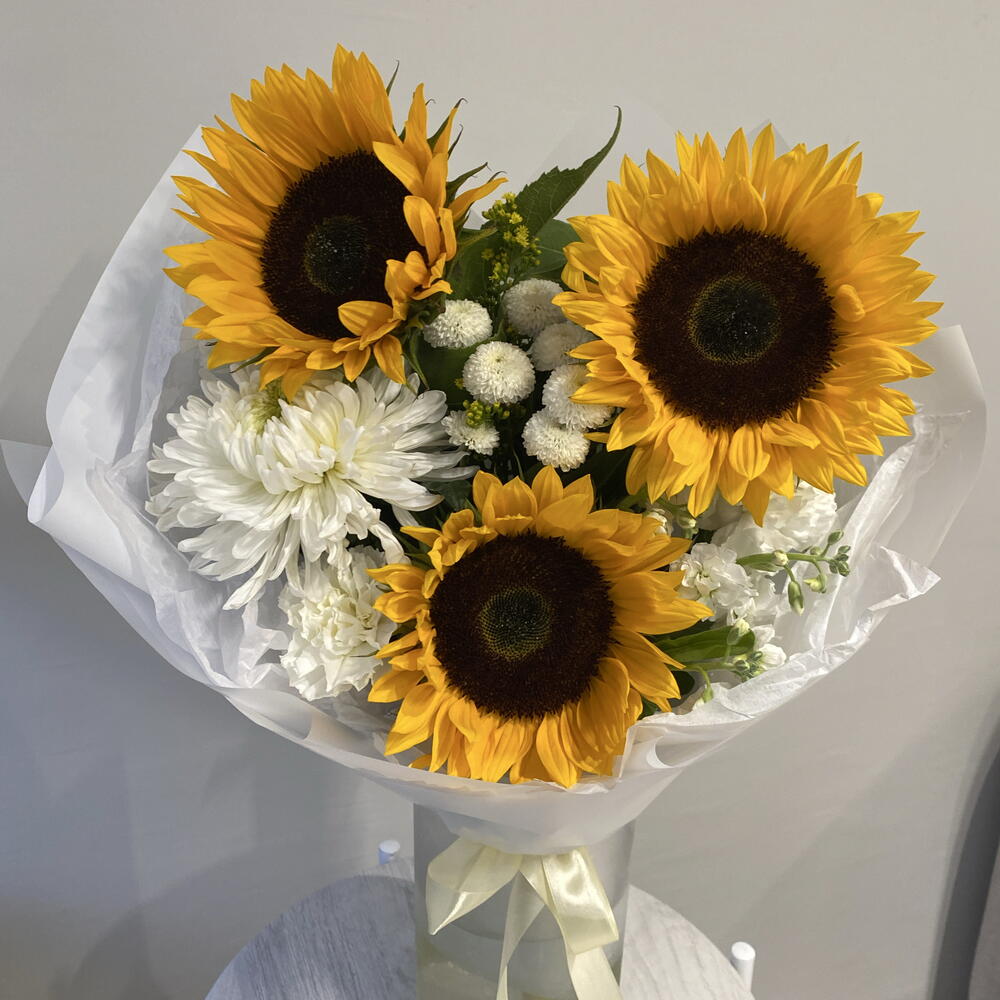 Букет «Лучик» с подсолнухами, хризантемой, Солидаго 💛