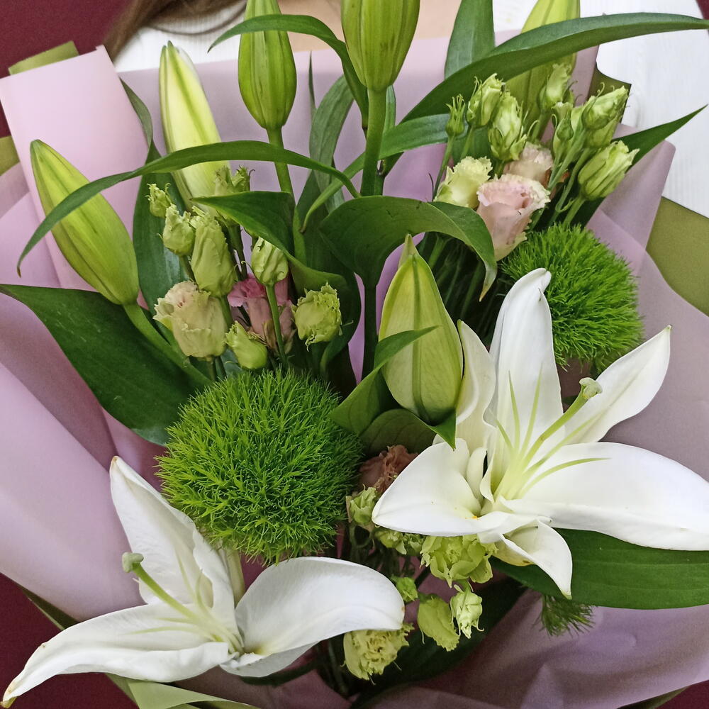 Нежность лилий и эустомы