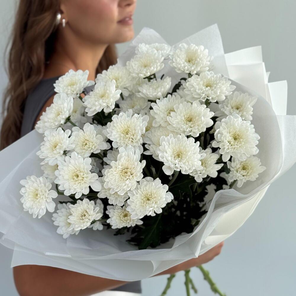 Букет из 5 белых кустовых хризантем