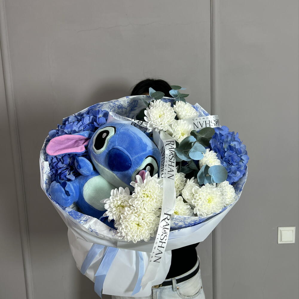 Көк түсті букет ойыншықпен💙