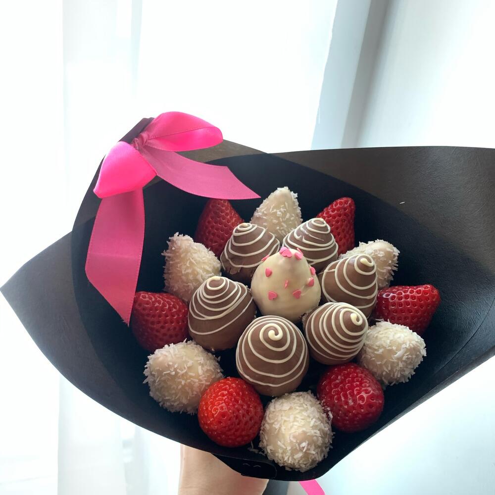 Elegante ramo de Fresas cubiertas de chocolate