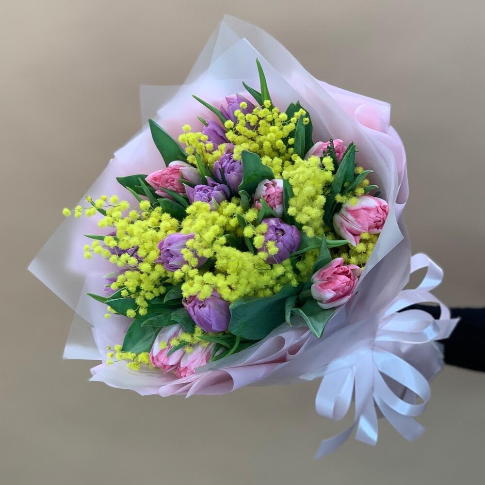 Яркий букет из пионовидных тюльпанов и мимозы, Цветы и подарки ...