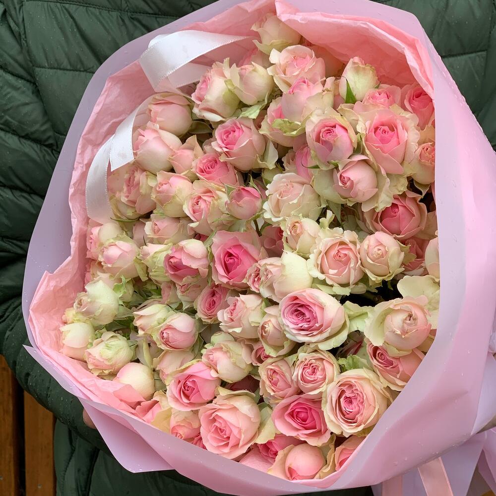 Кустовые розы 19 шт